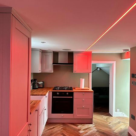 Super Deluxe Apartment Barnet Extérieur photo
